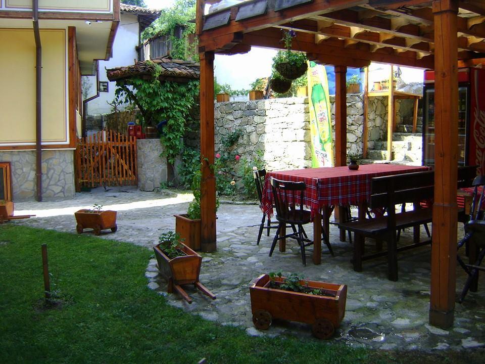 קופריבשטיצה Guest House Todorini Kashti מראה חיצוני תמונה