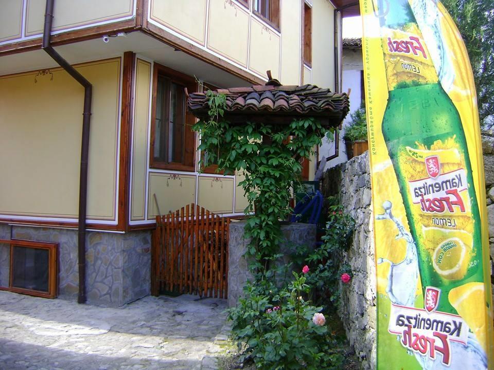 קופריבשטיצה Guest House Todorini Kashti מראה חיצוני תמונה