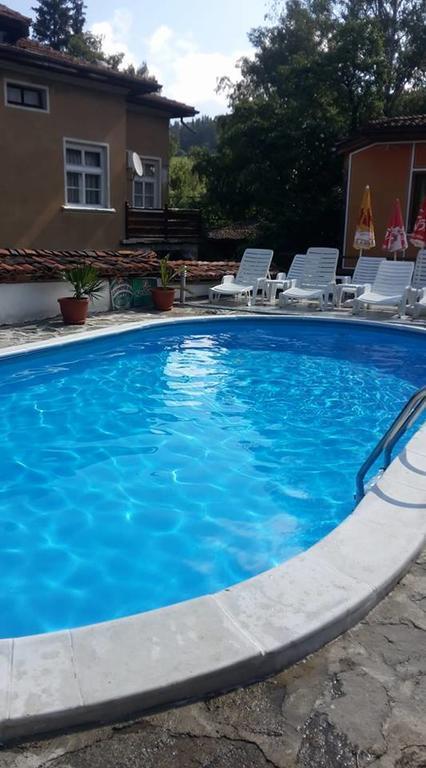 קופריבשטיצה Guest House Todorini Kashti מראה חיצוני תמונה